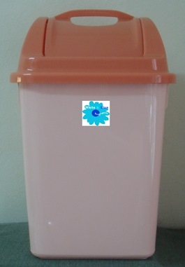 AM-15:ถังขยะฝาแกว่ง 11 ลิตร
Plastic Dustbin 11 L